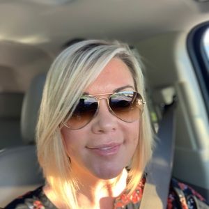 Meet your Posher, Andrea